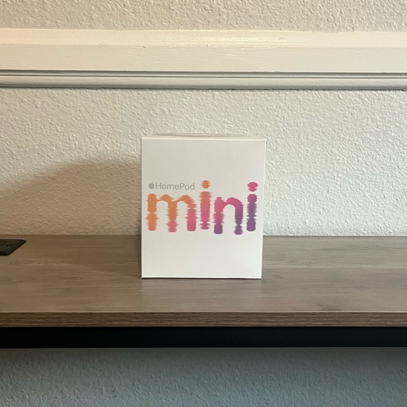 Apple Home-pod Mini - Picture 3 of 3